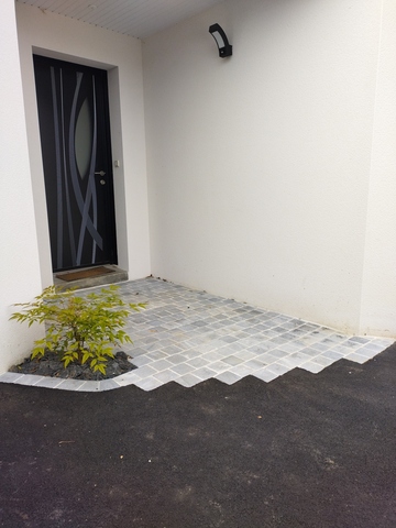 Réalisation entrée en Pavés Bleu d'Asie à La Chapelle-sur-Erdre